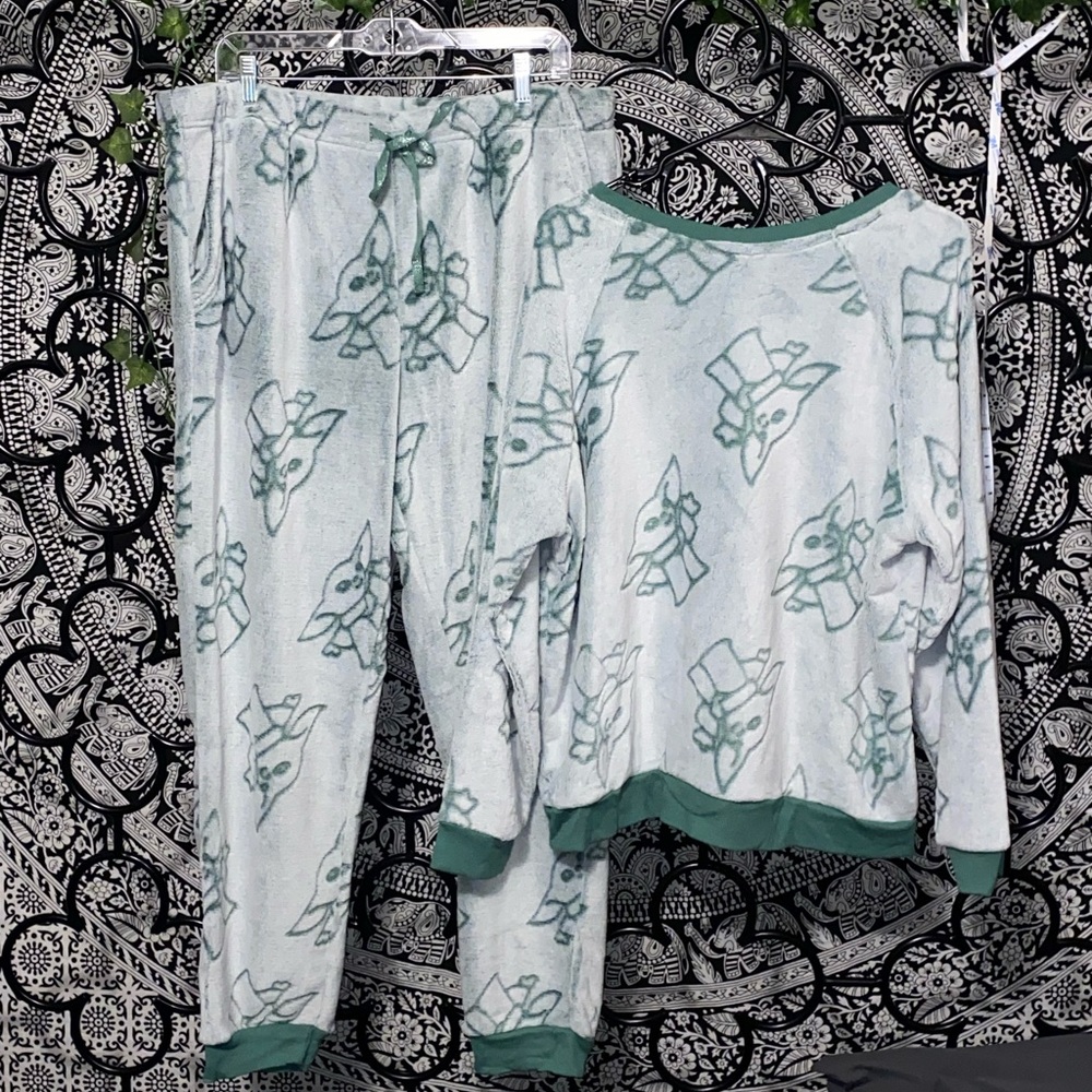 Baby Yoda/Grogu Star Wars adult pajama set new with tags